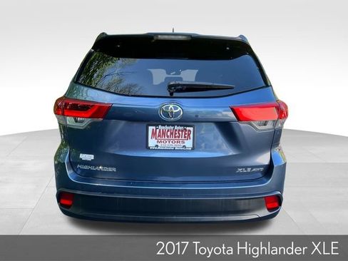 Used 2017 Toyota Highlander XLE AWD/4WD image 7