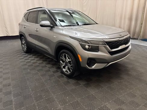 Certified 2021 Kia Seltos EX AWD/4WD image 3