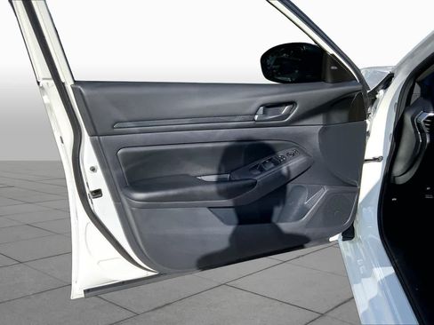 Used 2024 Nissan Altima 2.5 S FWD image 21