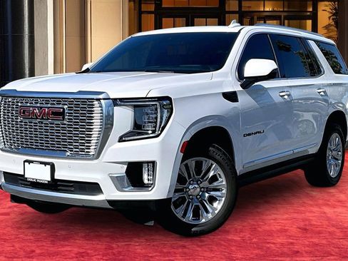 Used 2024 GMC Yukon Denali w/ Advanced Technology Package AWD/4WD image 1