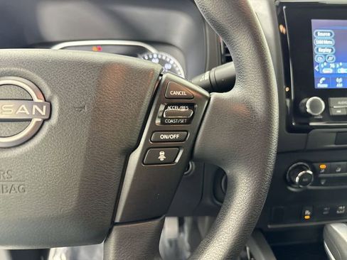 Used 2023 Nissan Frontier SV w/ Midnight Edition Package image 11