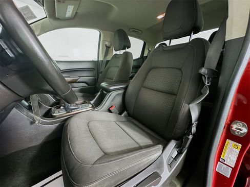 Used 2015 GMC Canyon SLE image 20