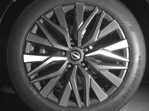 Used 2025 Nissan Altima 2.5 SV FWD image 12