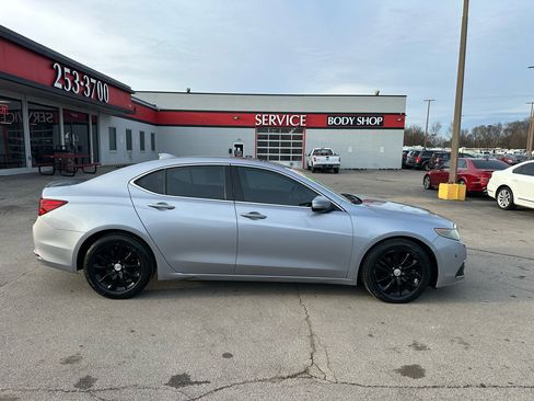 Used 2015 Acura TLX image 2