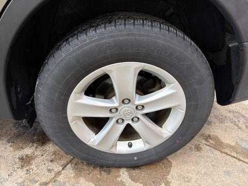 Used 2014 Toyota RAV4 XLE AWD/4WD image 7