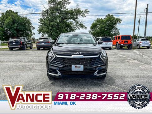 Used 2025 Kia Sportage LX AWD/4WD image 2