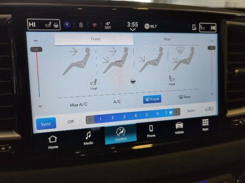 New 2026 Chrysler Voyager LX image 18