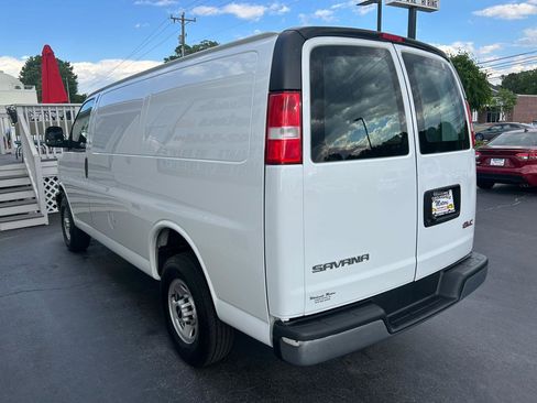 Used 2024 GMC Savana 2500 w/ Driver Convenience Package image 5
