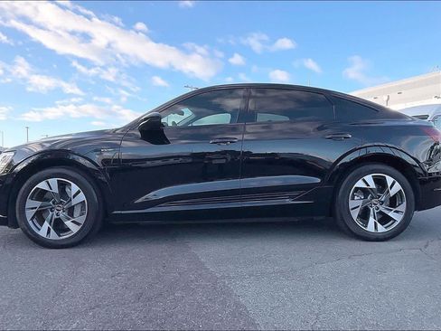 Used 2022 Audi e-tron Premium AWD/4WD image 3