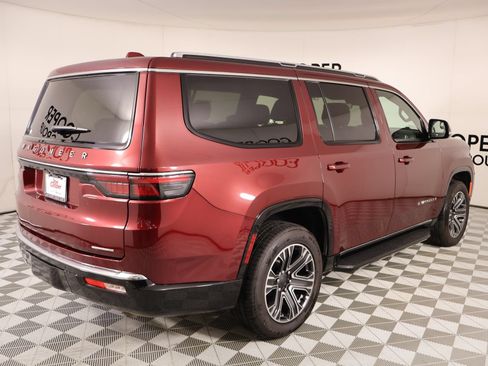 Used 2022 Jeep Wagoneer Series III RWD image 22
