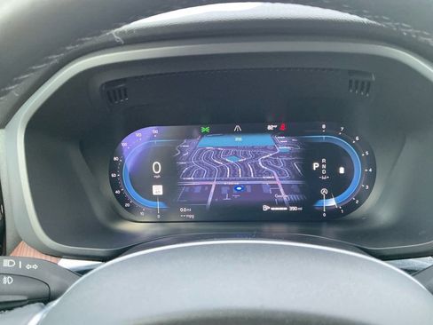 Used 2024 Volvo XC60 B5 Plus image 20