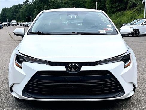 Used 2025 Toyota Corolla LE FWD image 2