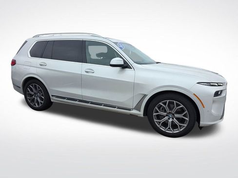Used 2025 BMW X7 xDrive40i AWD/4WD image 4