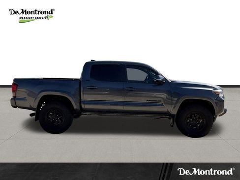 Used 2022 Toyota Tacoma SR5 w/ Technology Package image 4
