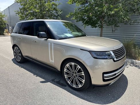 Used 2025 Land Rover Range Rover Autobiography AWD/4WD image 4