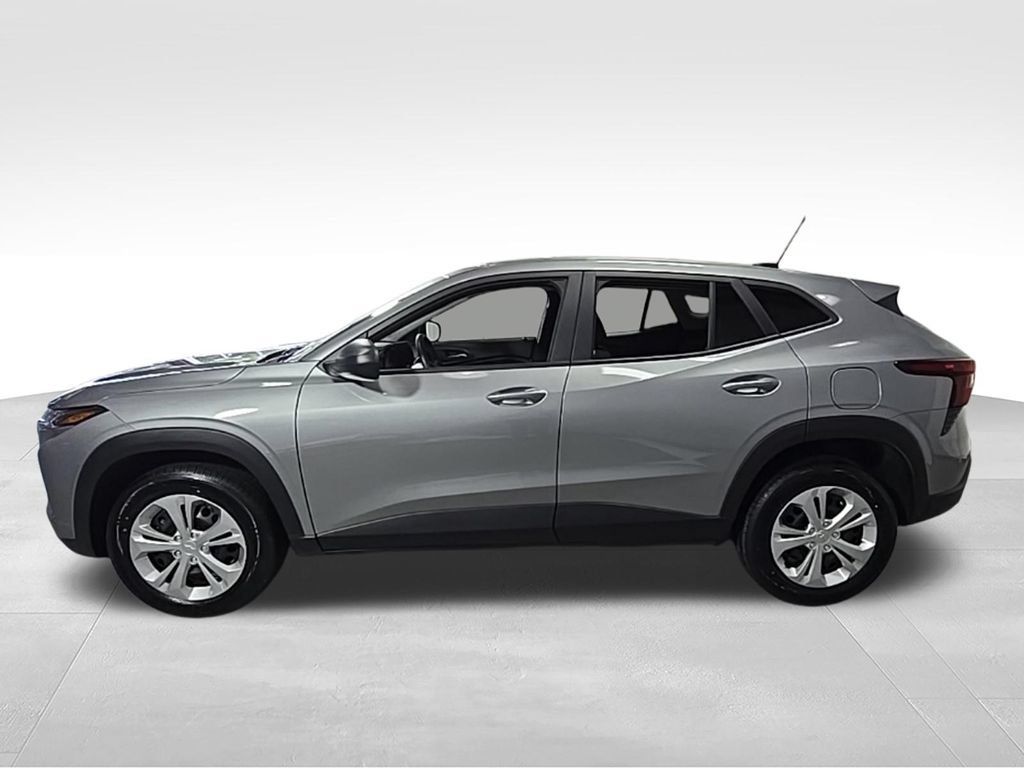 Used 2024 Chevrolet Trax LS FWD image 10