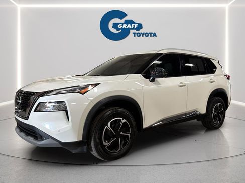 Used 2021 Nissan Rogue SL w/ Premium Package AWD/4WD image 3