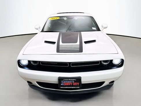 Used 2015 Dodge Challenger SXT w/ Driver Convenience Group RWD image 2