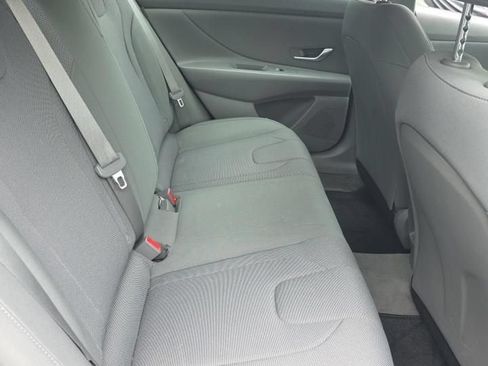 Used 2024 Hyundai Elantra SE FWD image 6