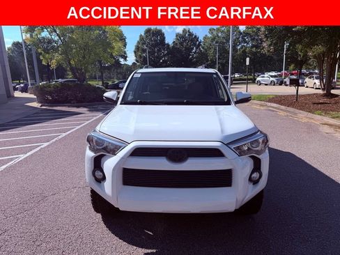Used 2019 Toyota 4Runner SR5 Premium AWD/4WD image 2