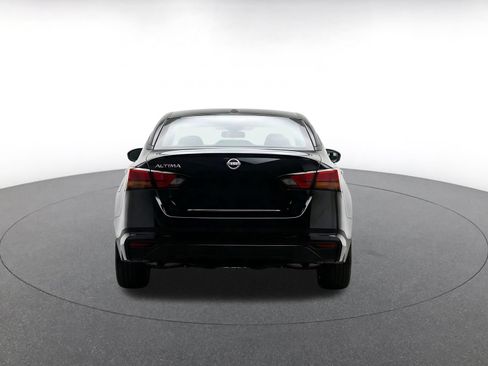 Used 2025 Nissan Altima 2.5 SV FWD image 8