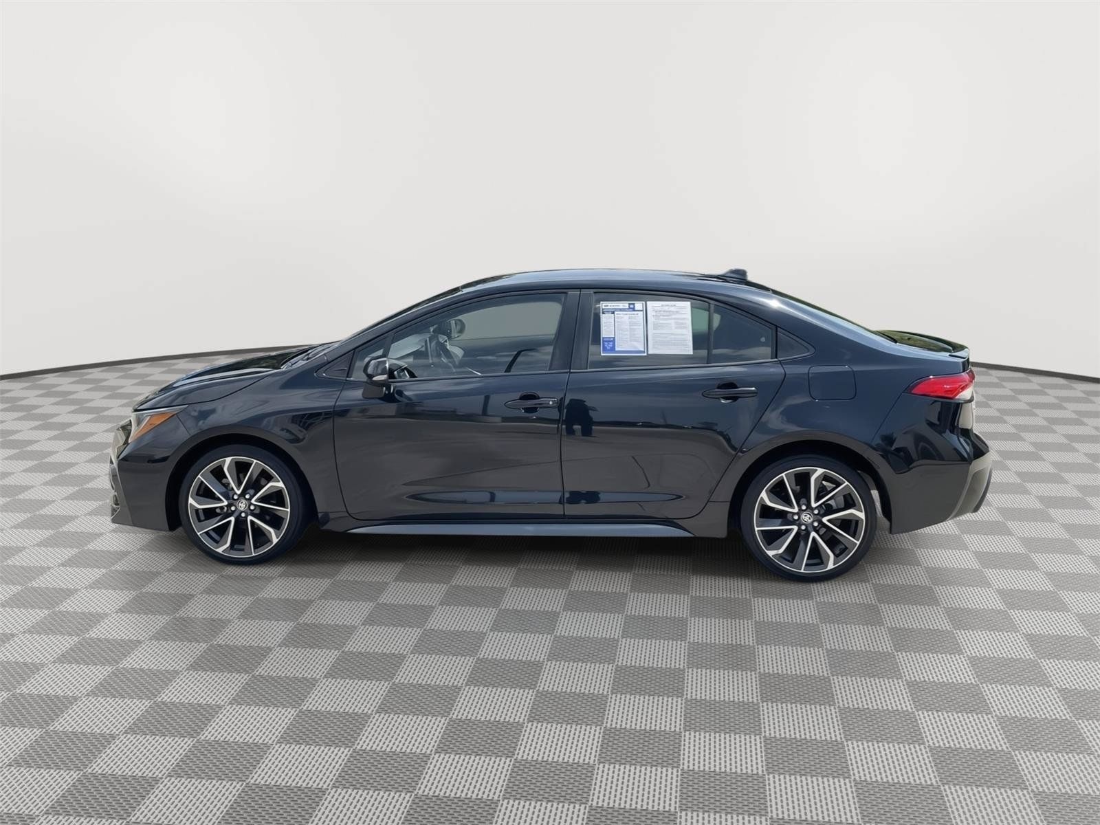 Used 2021 Toyota Corolla SE w/ Carpet Mat Package (TMS) FWD image 11