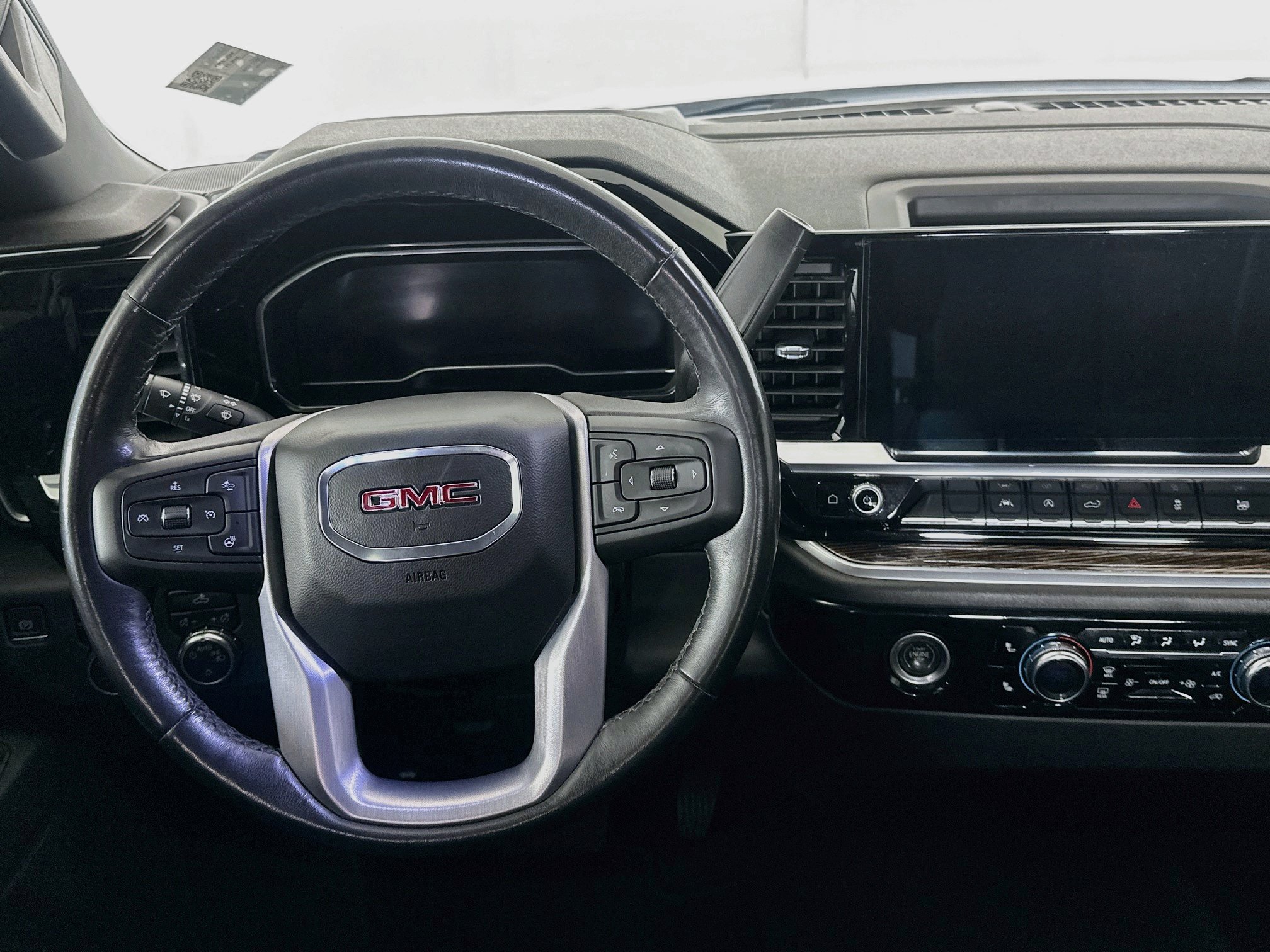 Used 2022 GMC Sierra 1500 SLE AWD/4WD image 17