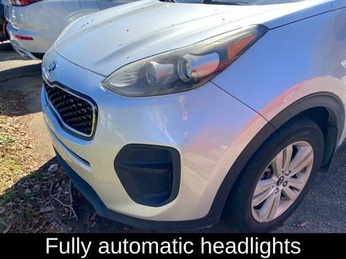 Used 2019 Kia Sportage LX FWD image 2
