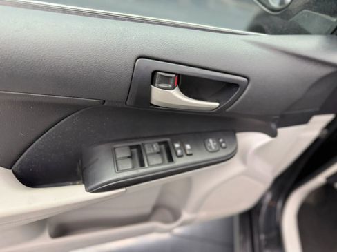 Used 2013 Toyota Camry LE FWD image 14