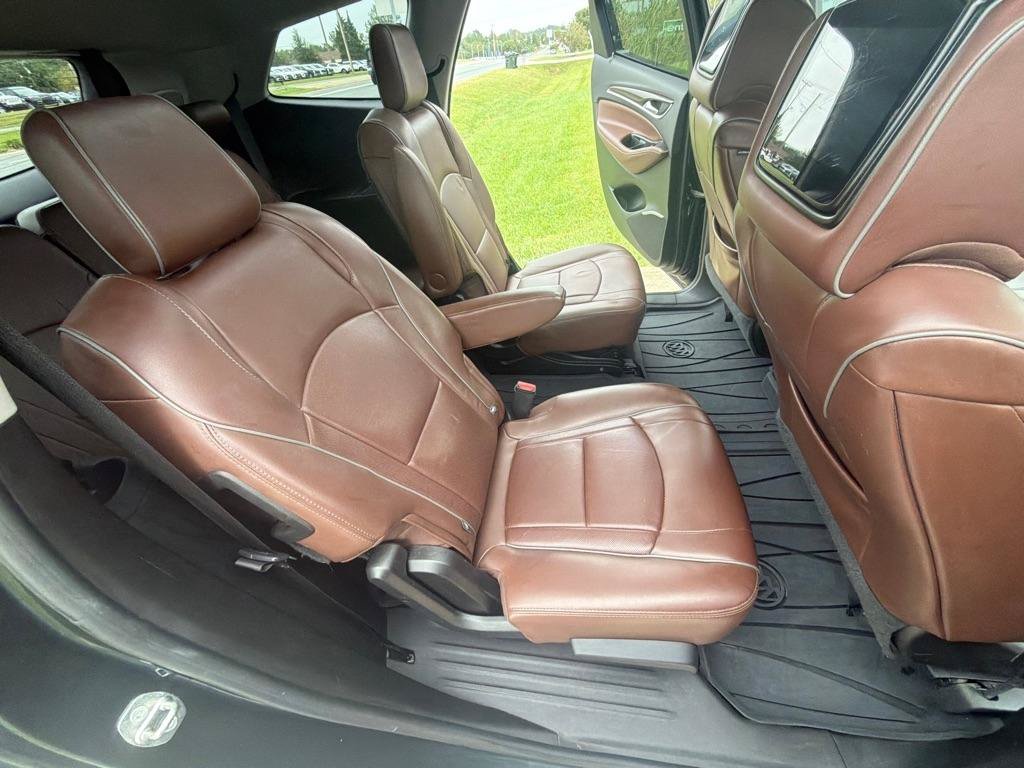Used 2018 Buick Enclave Avenir w/ Avenir Technology Package FWD image 34
