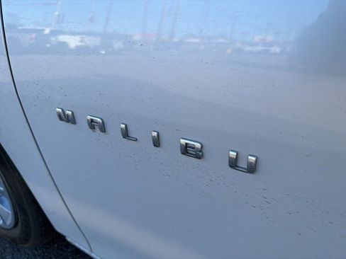 Used 2018 Chevrolet Malibu LT image 27