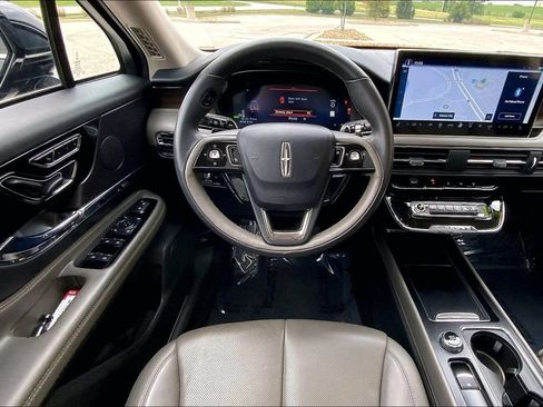 Used 2024 Lincoln Corsair Grand Touring AWD/4WD image 5