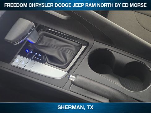 Used 2024 Hyundai Elantra SEL image 14