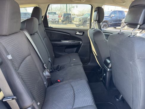 Used 2018 Dodge Journey SE w/ Popular Equipment Group image 12