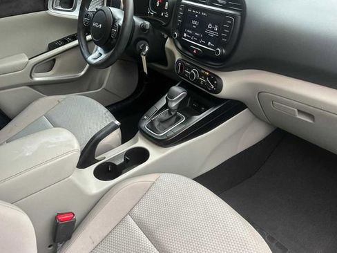 Used 2023 Kia Soul LX image 14
