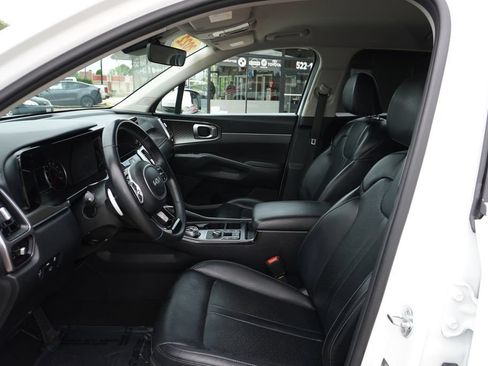 Used 2022 Kia Sorento EX AWD/4WD image 23