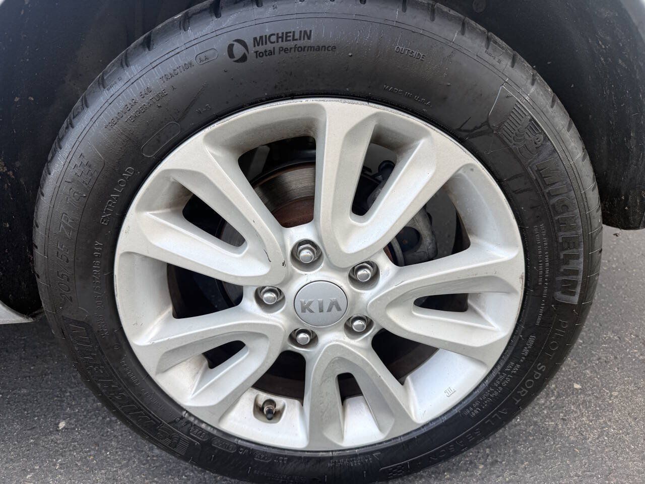 Used 2012 Kia Soul + w/ Audio Pkg FWD image 23