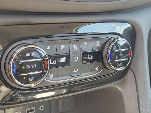 Used 2023 Buick Encore GX Select FWD image 26