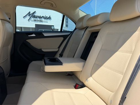 Used 2014 Volkswagen Jetta SE FWD image 24