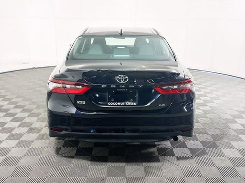 Used 2022 Toyota Camry LE FWD image 4