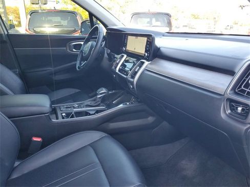Used 2022 Kia Sorento EX w/ Panoramic Sunroof Package image 36