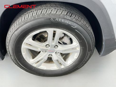 Used 2024 GMC Terrain SLE AWD/4WD image 36
