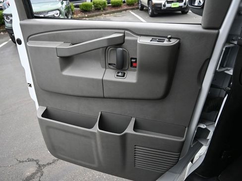 Used 2020 Chevrolet Express 3500 LT w/ LT Preferred Equipment Group image 12