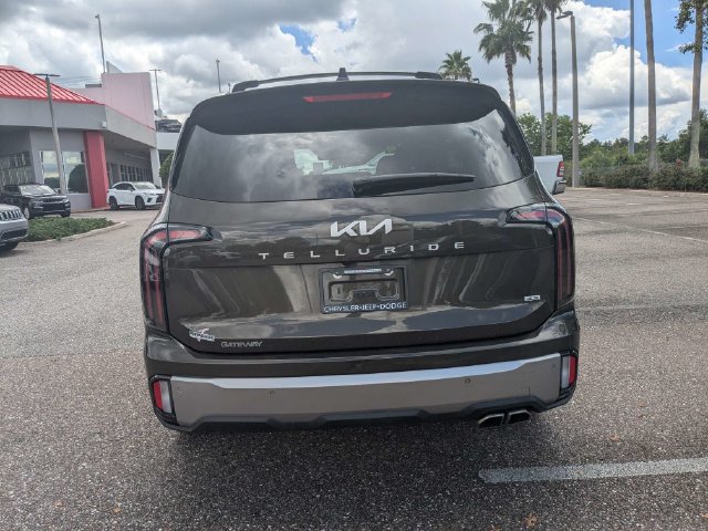 Used 2024 Kia Telluride EX w/ EX Captain's Chair Package AWD/4WD image 5