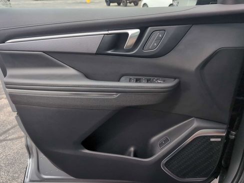Used 2025 Buick Enclave Sport Touring FWD image 21