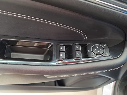 Used 2020 Ford Edge Titanium image 13