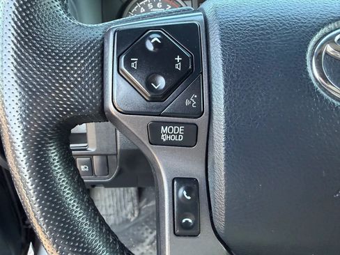 Used 2019 Toyota Tacoma TRD Off-Road AWD/4WD image 34