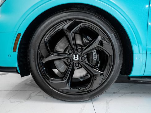 Certified 2024 Bentley Bentayga AWD/4WD image 6