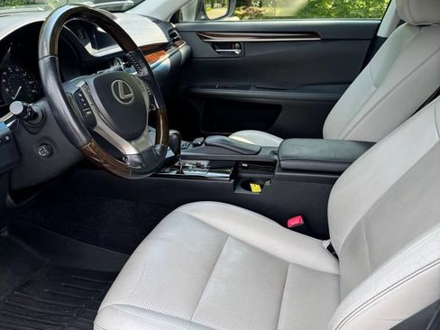 Used 2015 Lexus ES 350 w/ Luxury Package FWD image 8