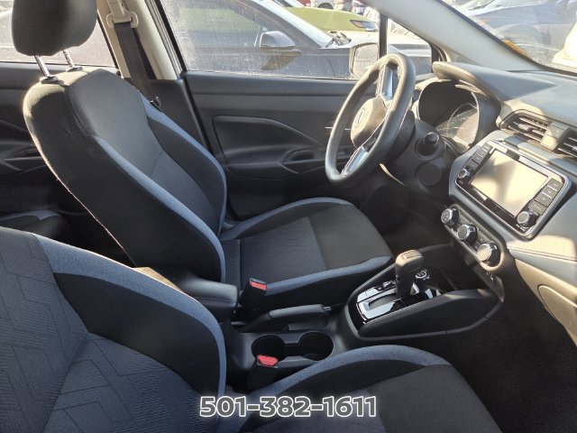 Used 2025 Nissan Versa SV FWD image 7